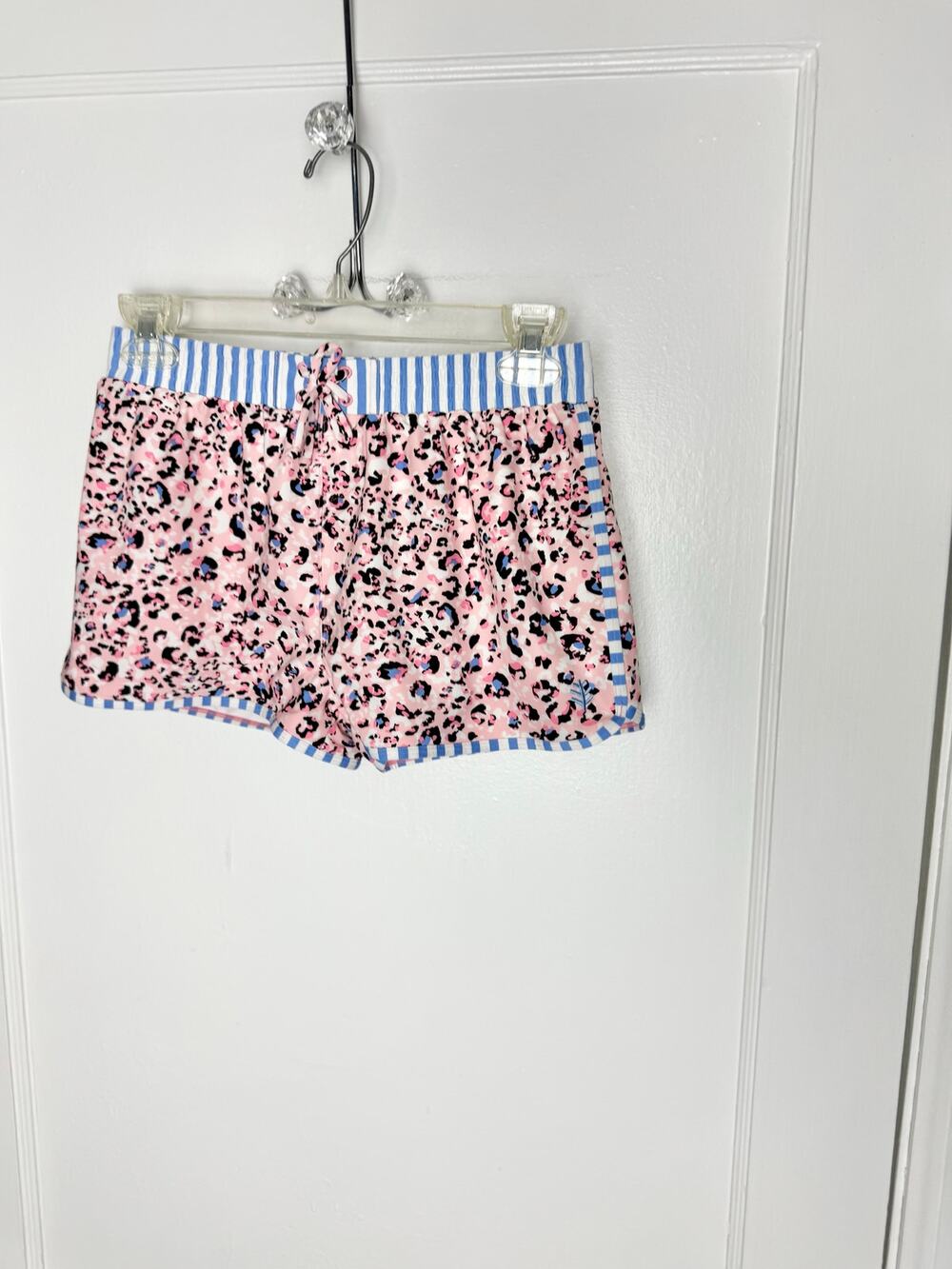 Coolibar UPF 50+ Shorts Youth XL Pink Blue Cheetah Print Athletic Shorts Stretch